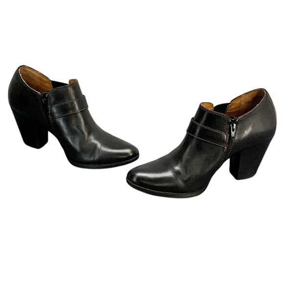 Sofft Black Leather Buckle Western Block Heel Comfort Ankle Boot Women 8.5 - Picture 3 of 10